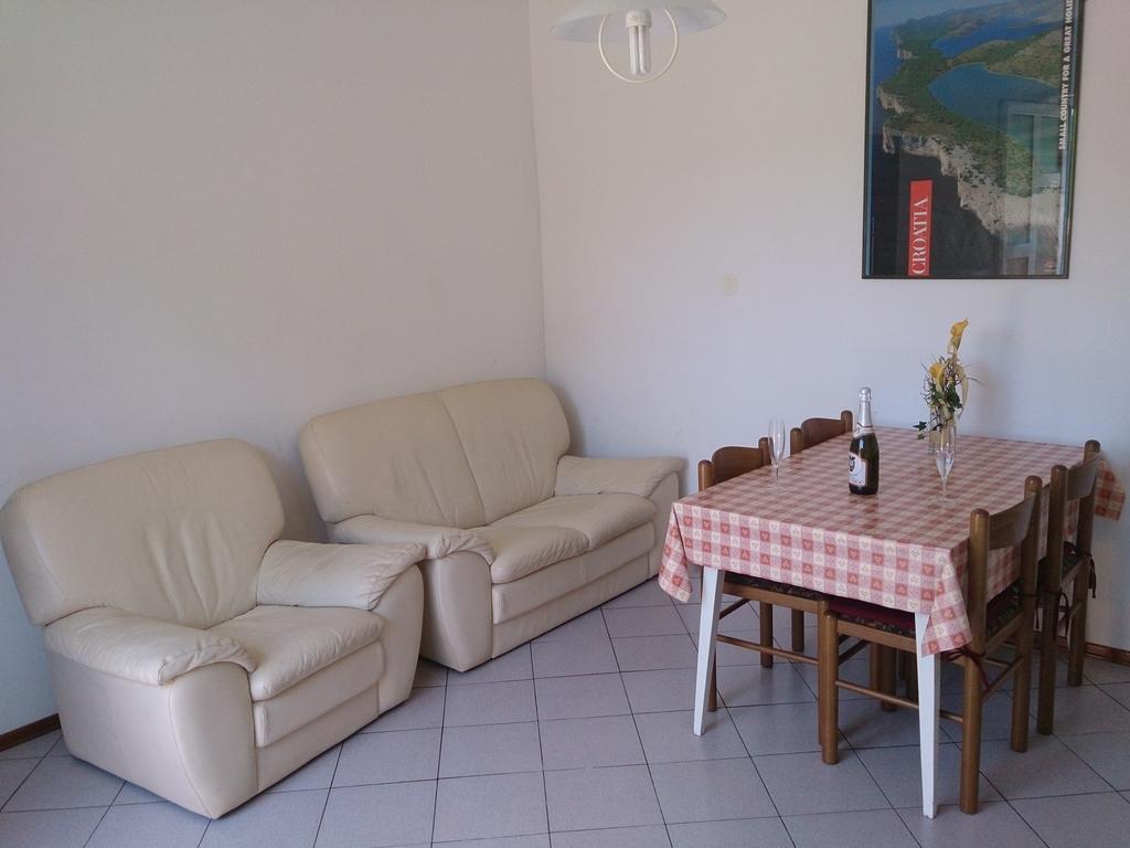Apartments Valentino Супетарска Драга Стая снимка