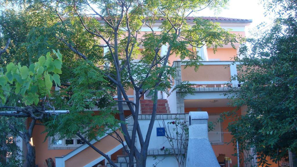 Apartments Valentino Супетарска Драга Екстериор снимка