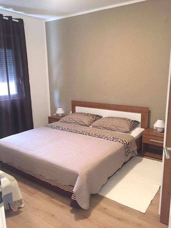 Apartments Valentino Супетарска Драга Екстериор снимка