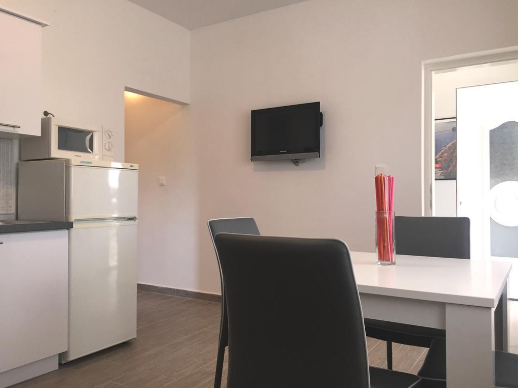 Apartments Valentino Супетарска Драга Екстериор снимка