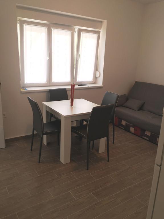 Apartments Valentino Супетарска Драга Екстериор снимка