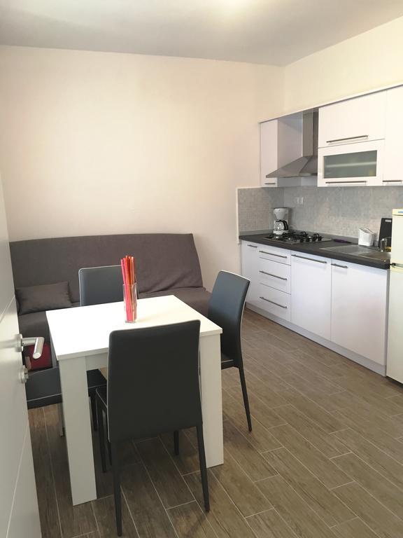 Apartments Valentino Супетарска Драга Екстериор снимка
