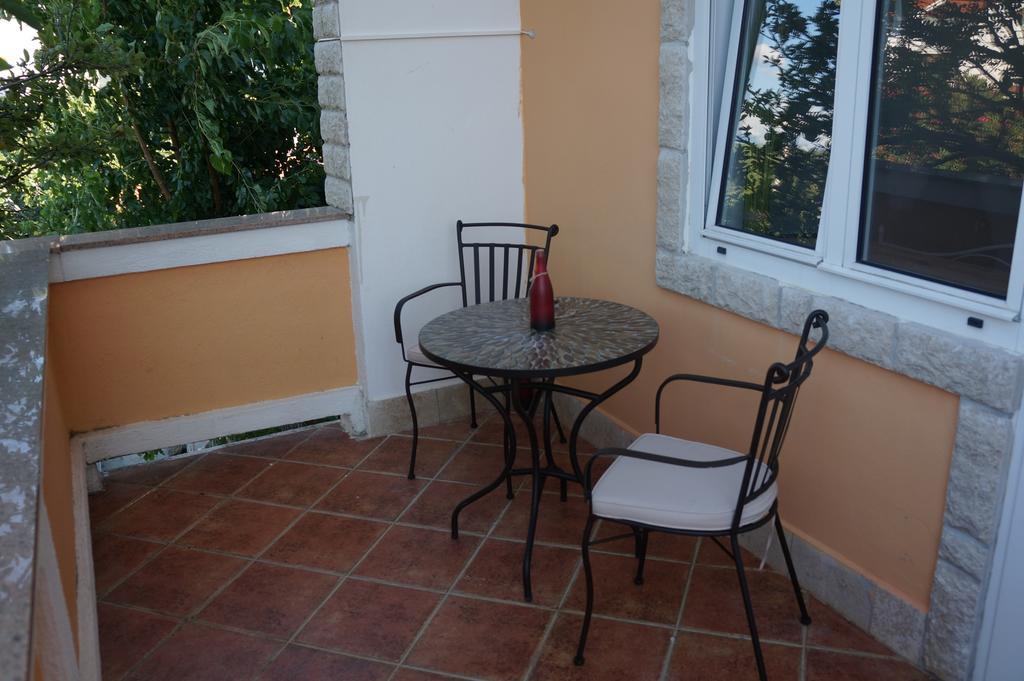 Apartments Valentino Супетарска Драга Екстериор снимка