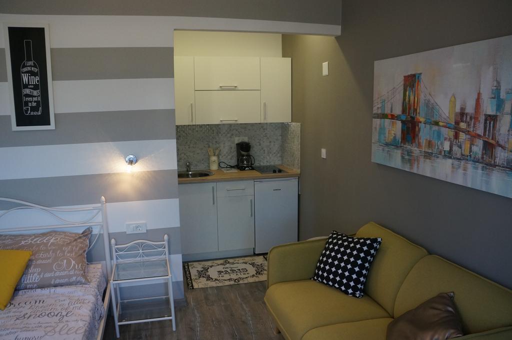 Apartments Valentino Супетарска Драга Екстериор снимка