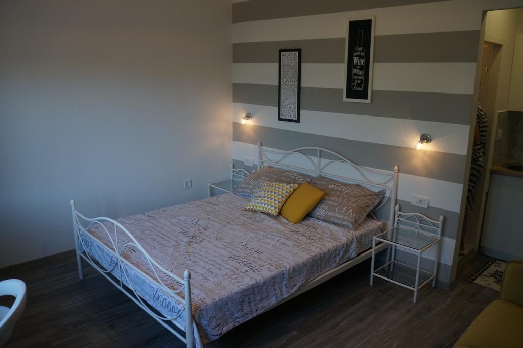 Apartments Valentino Супетарска Драга Екстериор снимка